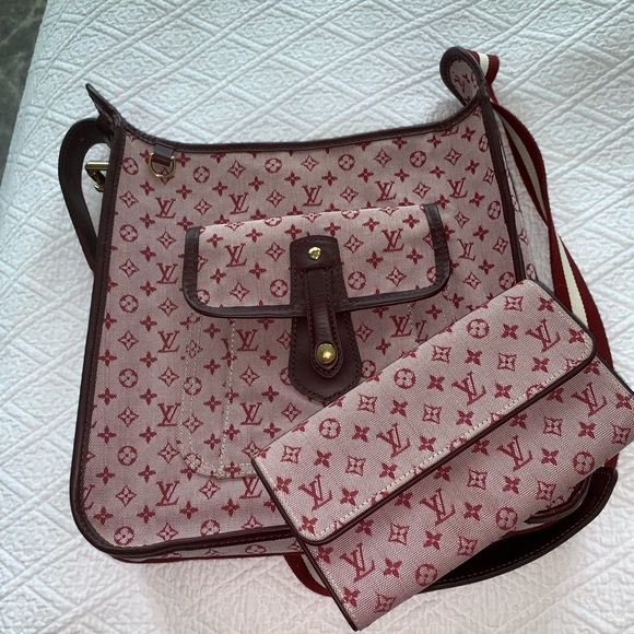 Authentic Louis Vuitton - Picture 1 of 8
